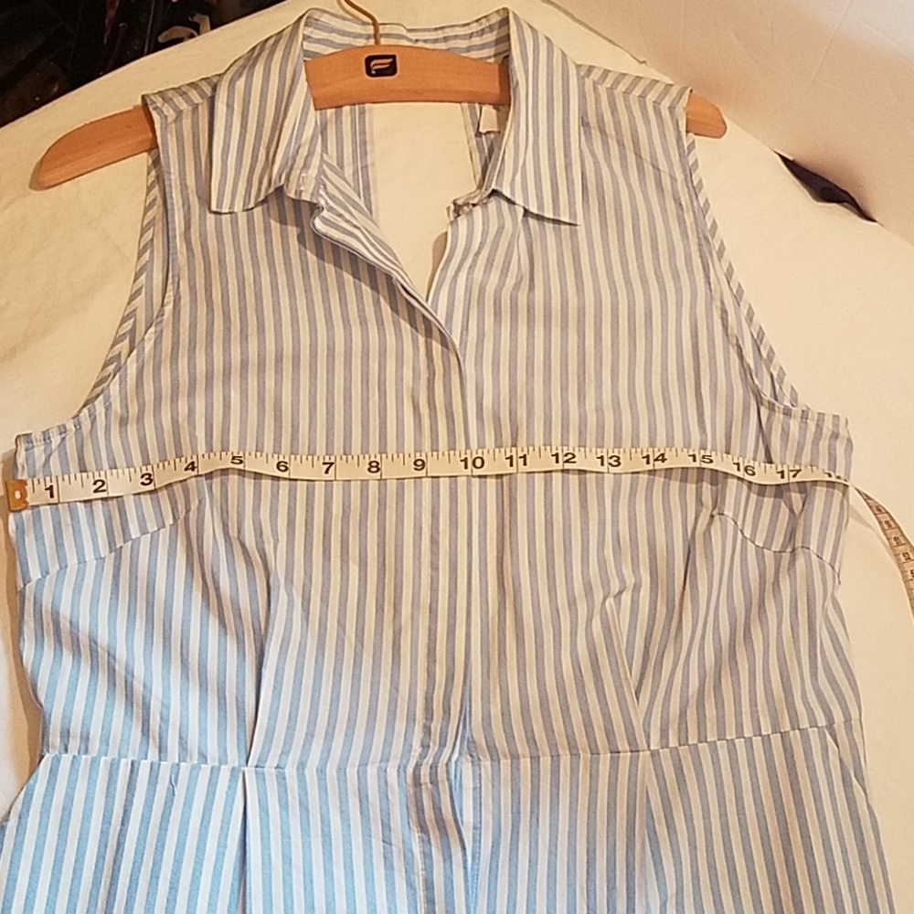 H&m blue and white vertical stripe button down - Picture 8 of 8